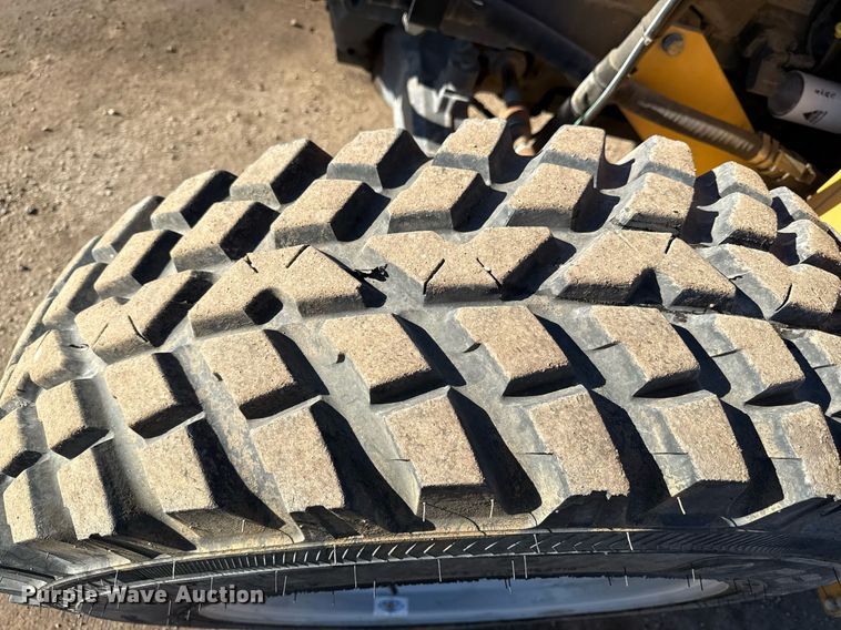 image for item DQ6655 Massey Ferguson 5460 MFWD tractor