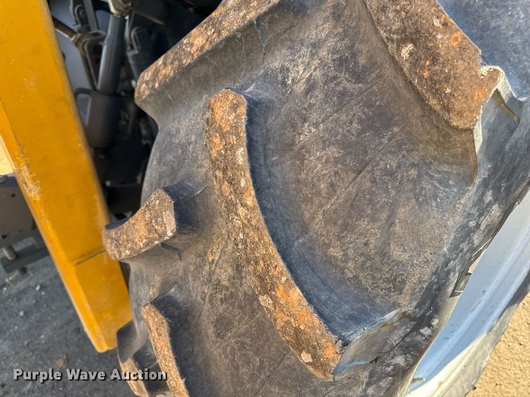 image for item DQ6655 Massey Ferguson 5460 MFWD tractor