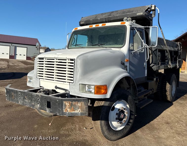 image for item DQ6656 2001 International 4900 dump truck