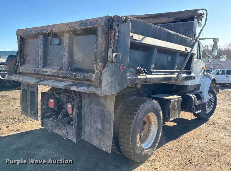 image for item DQ6656 2001 International 4900 dump truck