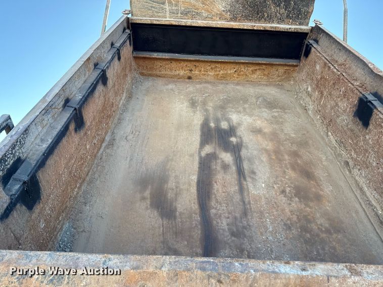 image for item DQ6656 2001 International 4900 dump truck