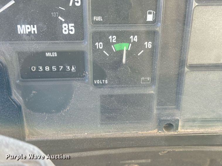 image for item DQ6656 2001 International 4900 dump truck