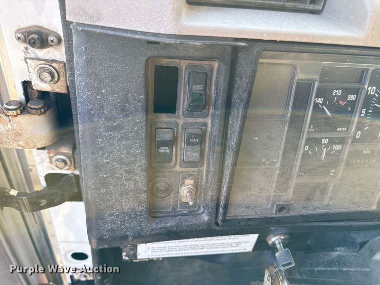 image for item DQ6656 2001 International 4900 dump truck