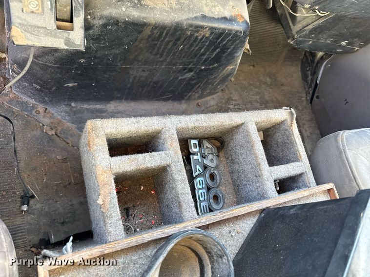 image for item DQ6656 2001 International 4900 dump truck