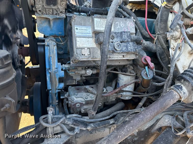 image for item DQ6656 2001 International 4900 dump truck