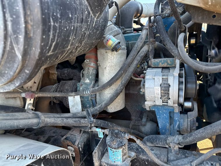 image for item DQ6656 2001 International 4900 dump truck