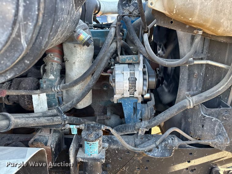 image for item DQ6656 2001 International 4900 dump truck