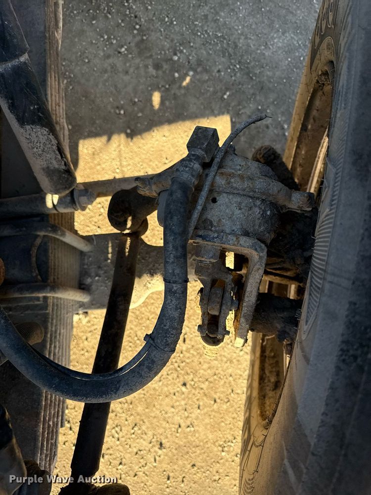 image for item DQ6656 2001 International 4900 dump truck