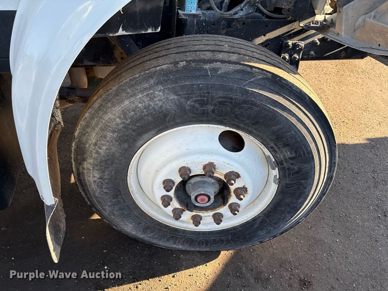 image for item DQ6656 2001 International 4900 dump truck