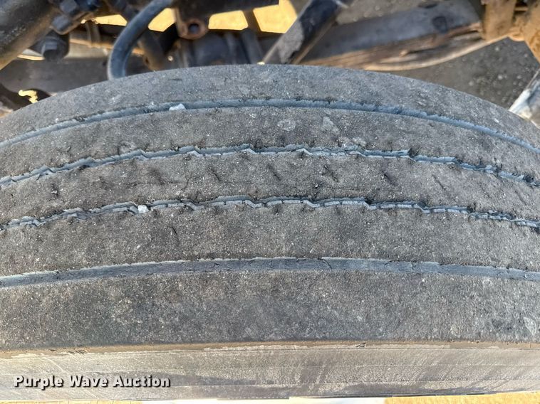 image for item DQ6656 2001 International 4900 dump truck