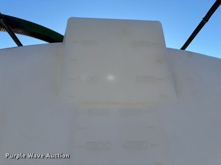 image for item DQ6659 1987 Ford F700 water truck