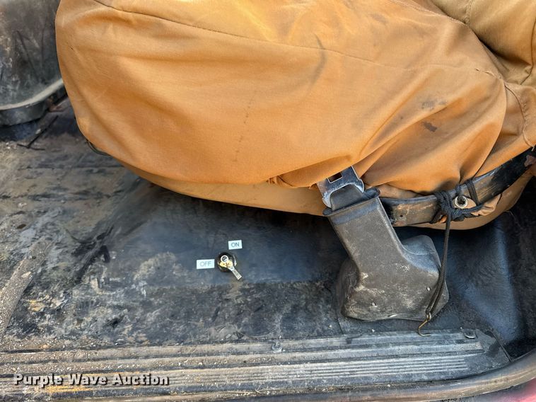 image for item DQ6659 1987 Ford F700 water truck