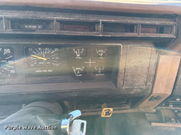 image for item DQ6659 1987 Ford F700 water truck