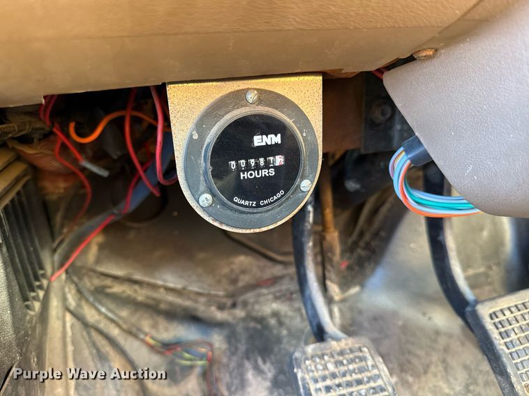 image for item DQ6659 1987 Ford F700 water truck