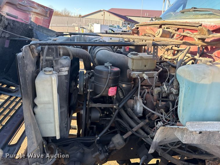 image for item DQ6659 1987 Ford F700 water truck