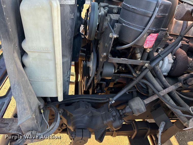 image for item DQ6659 1987 Ford F700 water truck