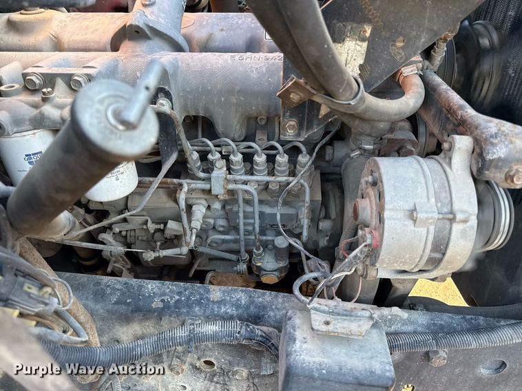 image for item DQ6659 1987 Ford F700 water truck