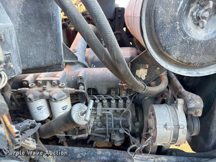 image for item DQ6659 1987 Ford F700 water truck