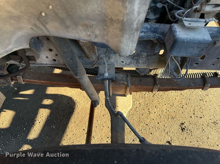 image for item DQ6659 1987 Ford F700 water truck