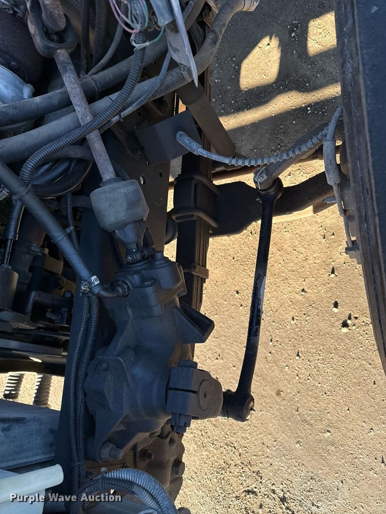 image for item DQ6659 1987 Ford F700 water truck