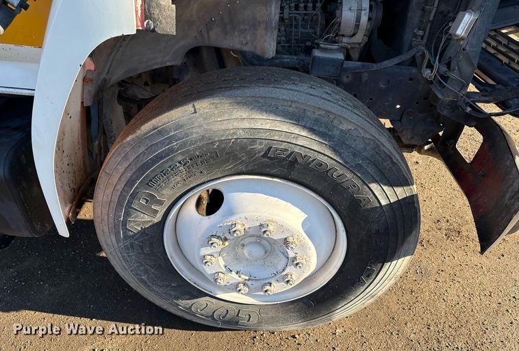 image for item DQ6659 1987 Ford F700 water truck