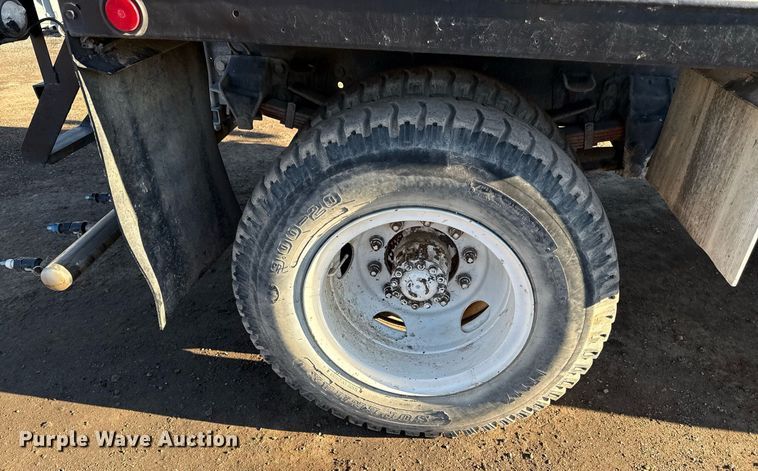 image for item DQ6659 1987 Ford F700 water truck