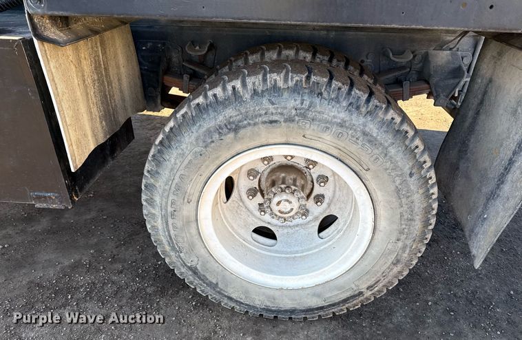 image for item DQ6659 1987 Ford F700 water truck