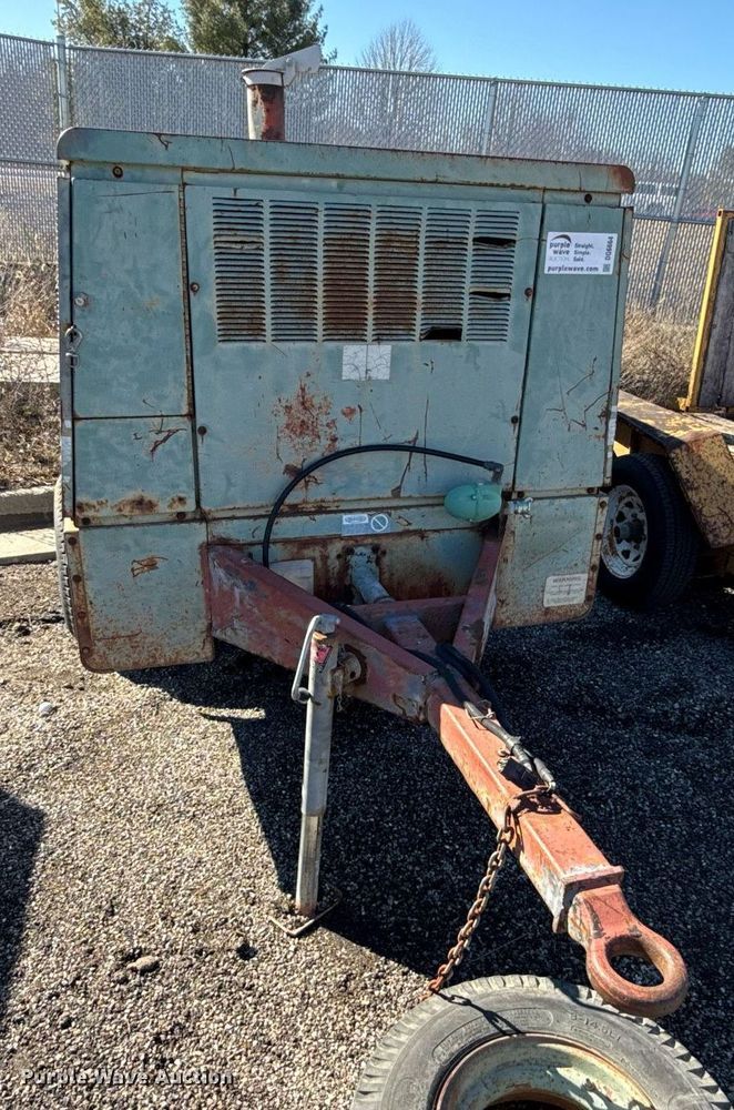 image for item DQ6664 Gardner-Denver air compressor