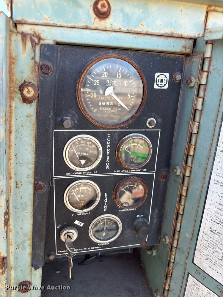 image for item DQ6664 Gardner-Denver air compressor
