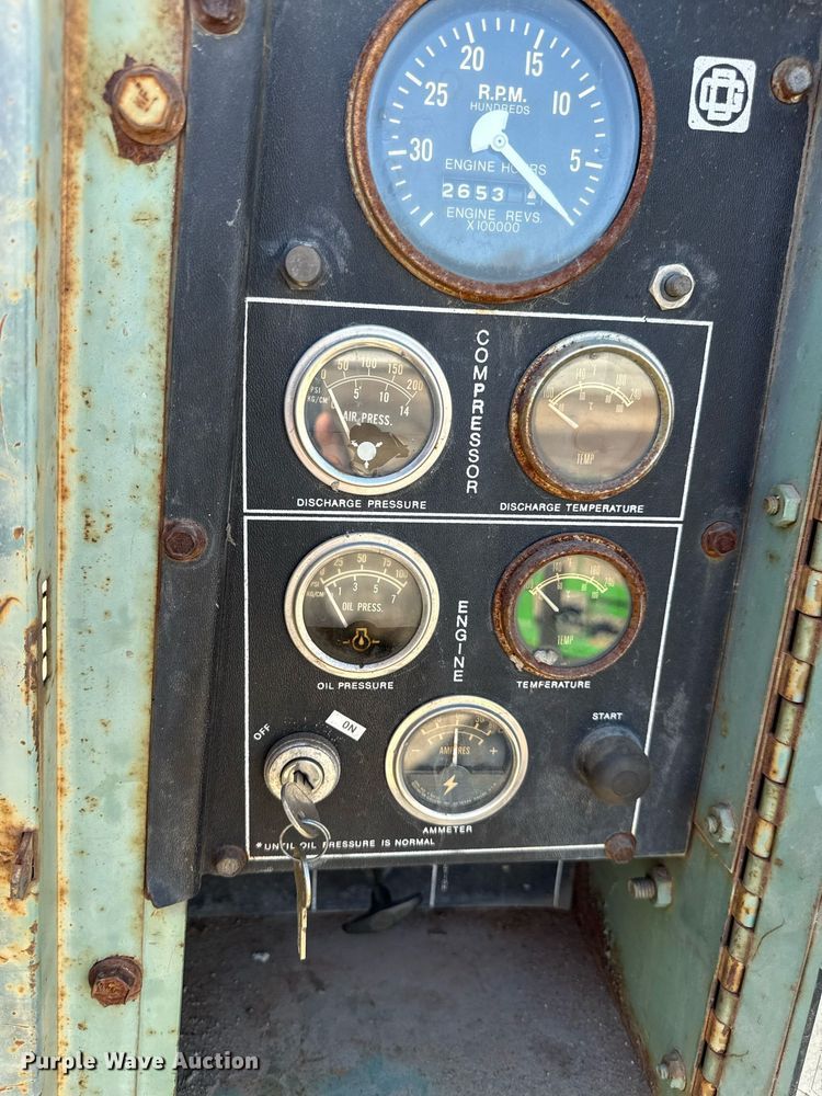 image for item DQ6664 Gardner-Denver air compressor