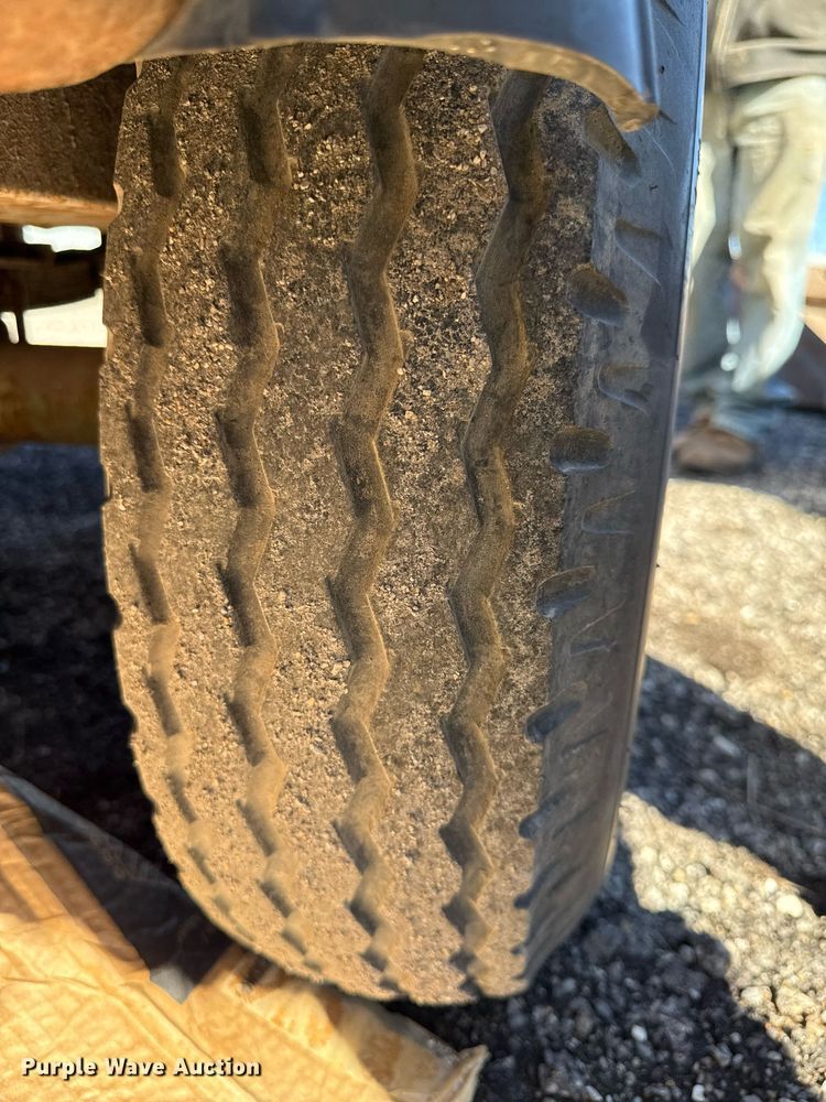 image for item DQ6664 Gardner-Denver air compressor