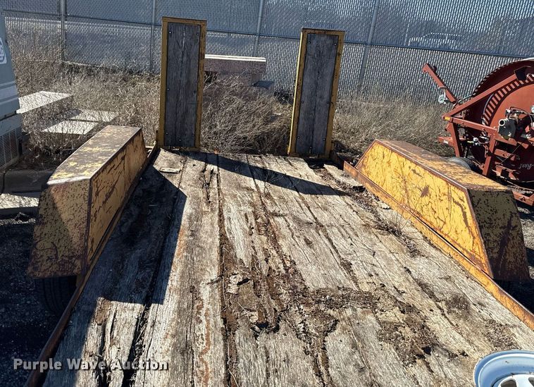 image for item DQ6665 1993 JFW equipment trailer