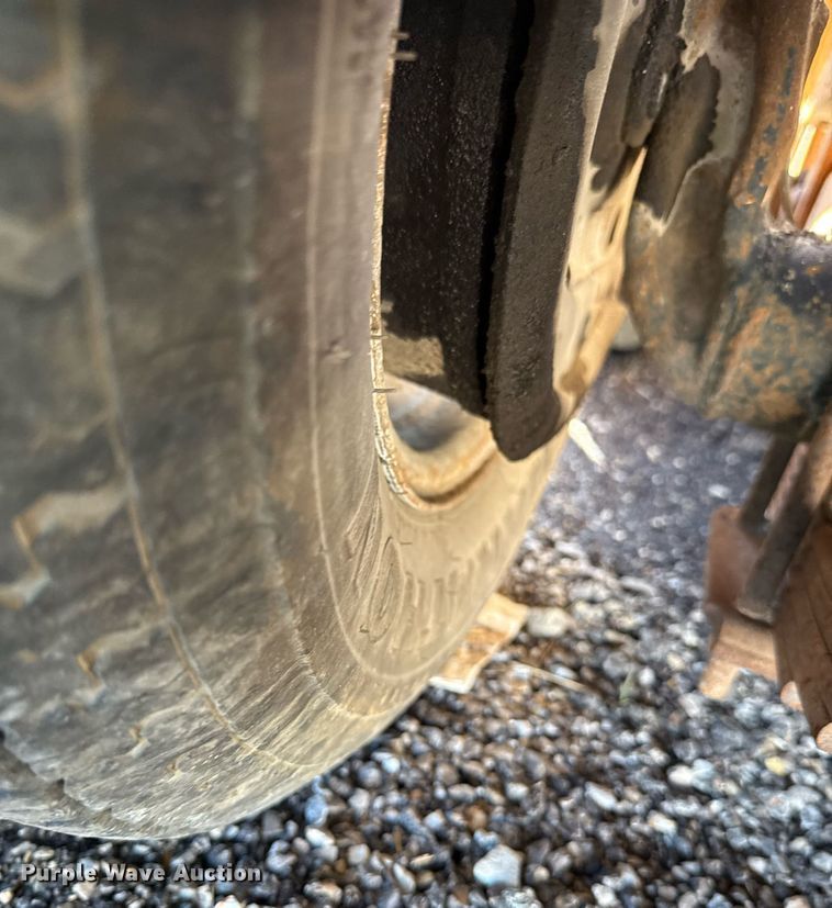 image for item DQ6665 1993 JFW equipment trailer