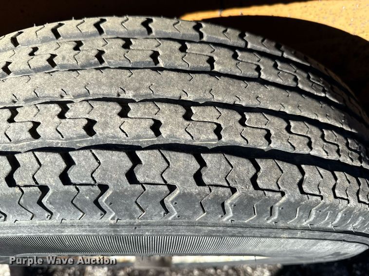 image for item DQ6665 1993 JFW equipment trailer