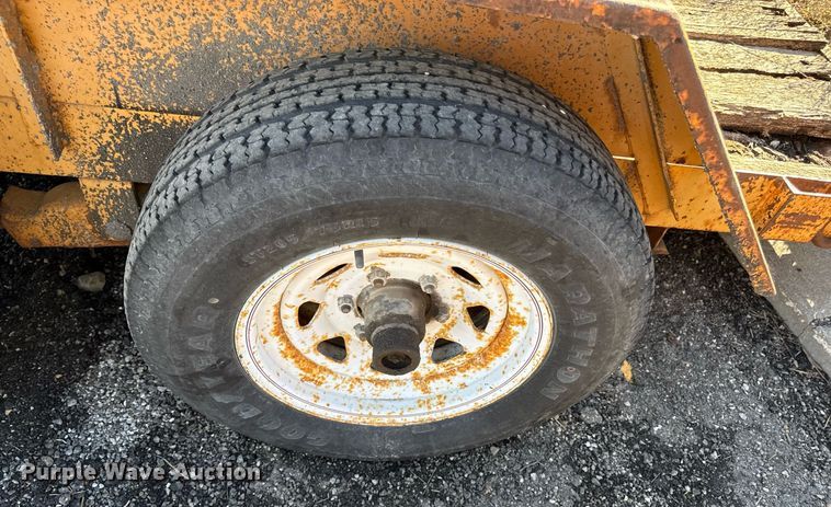 image for item DQ6665 1993 JFW equipment trailer