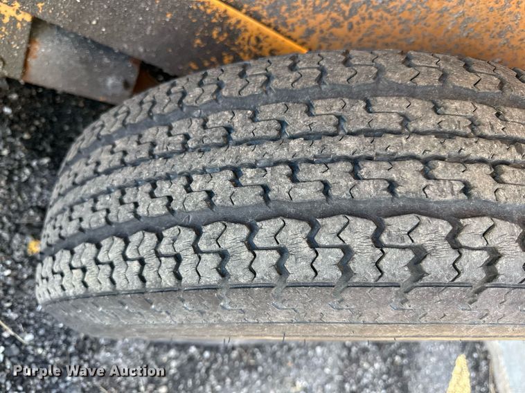 image for item DQ6665 1993 JFW equipment trailer