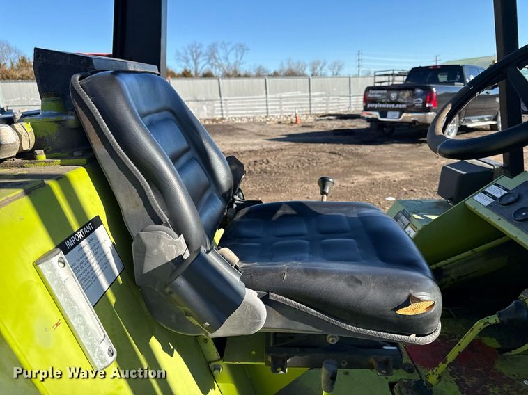 image for item DQ6667 Clark DPR25 forklift