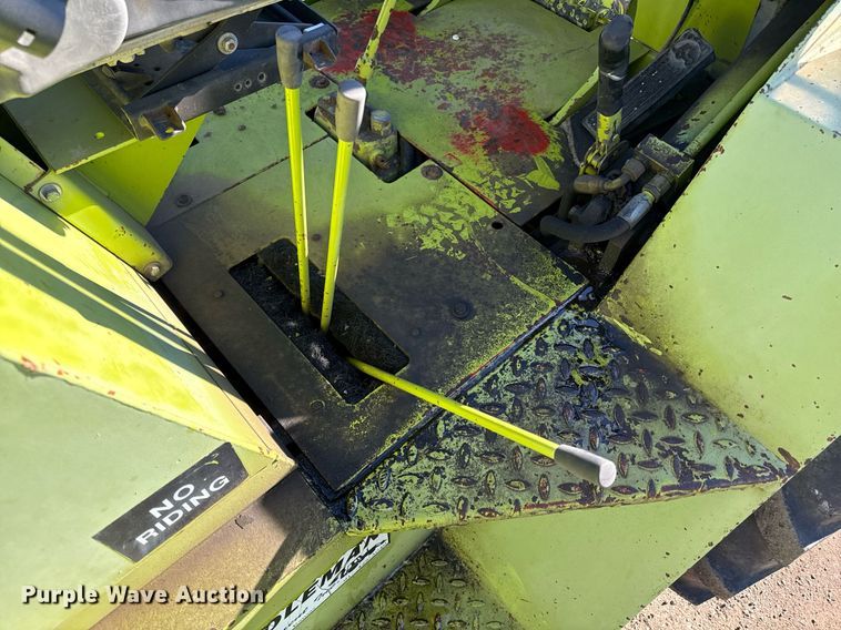 image for item DQ6667 Clark DPR25 forklift