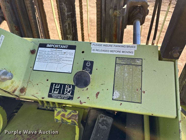 image for item DQ6667 Clark DPR25 forklift