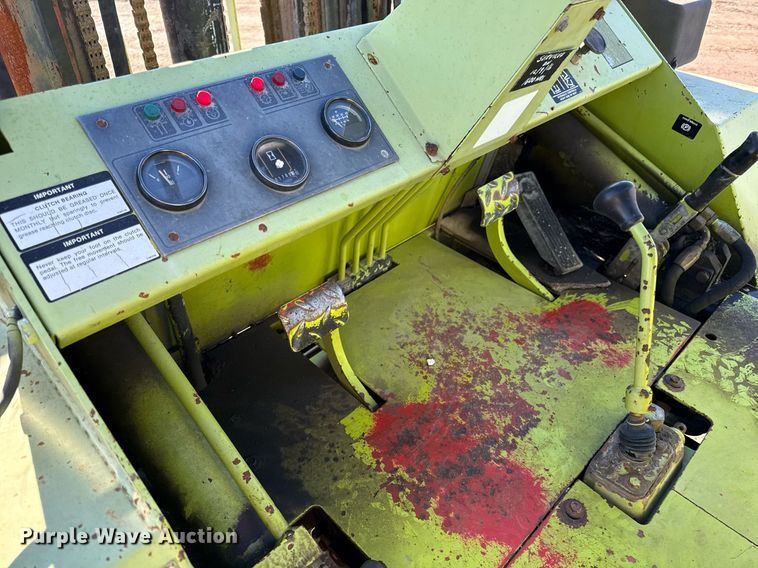 image for item DQ6667 Clark DPR25 forklift