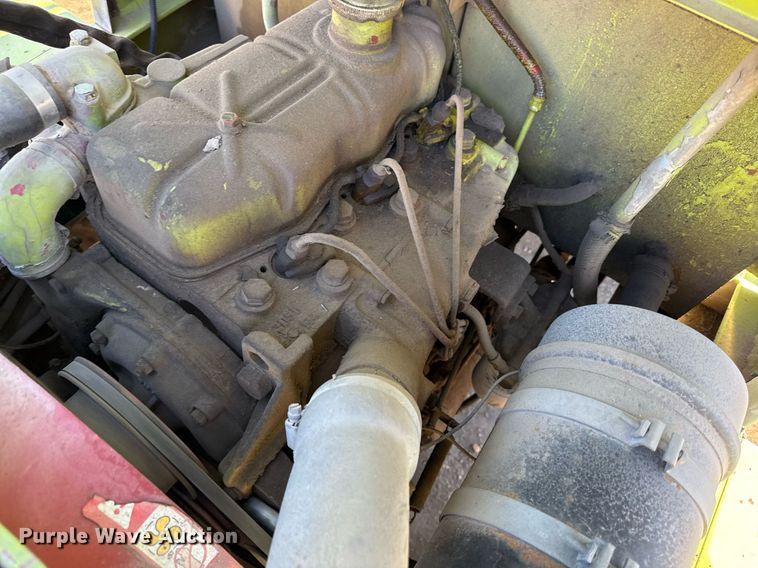 image for item DQ6667 Clark DPR25 forklift