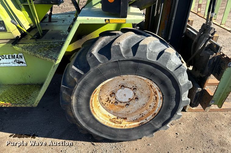 image for item DQ6667 Clark DPR25 forklift