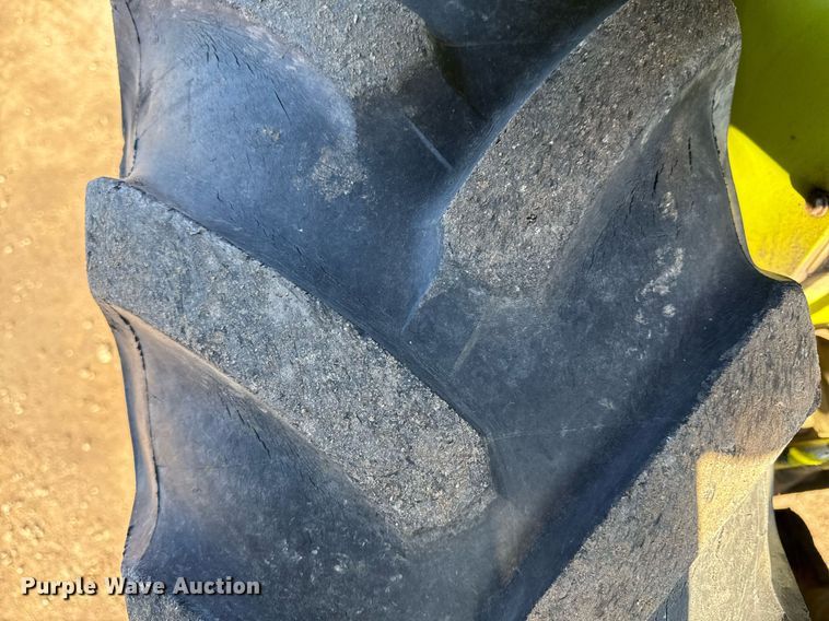 image for item DQ6667 Clark DPR25 forklift