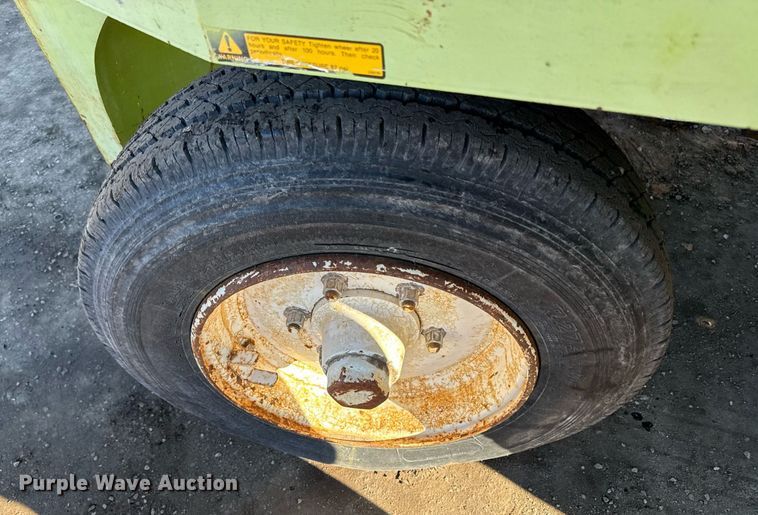 image for item DQ6667 Clark DPR25 forklift