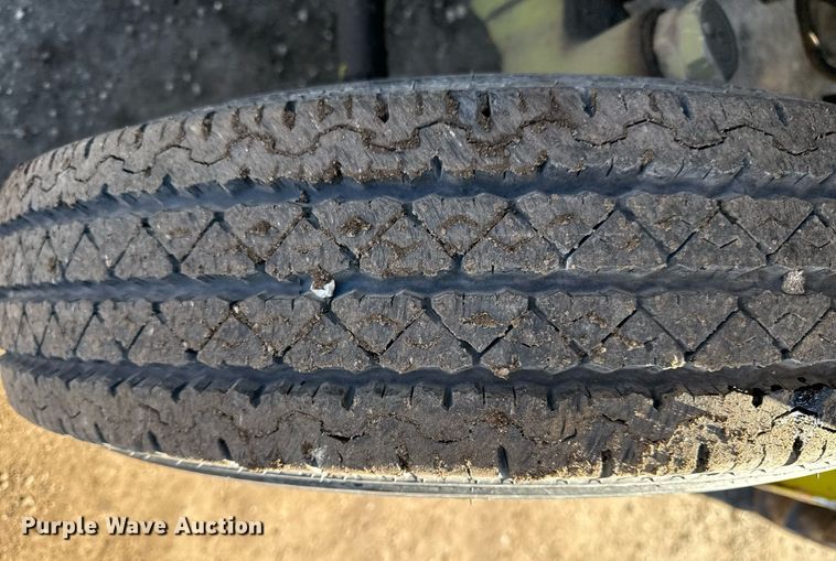 image for item DQ6667 Clark DPR25 forklift