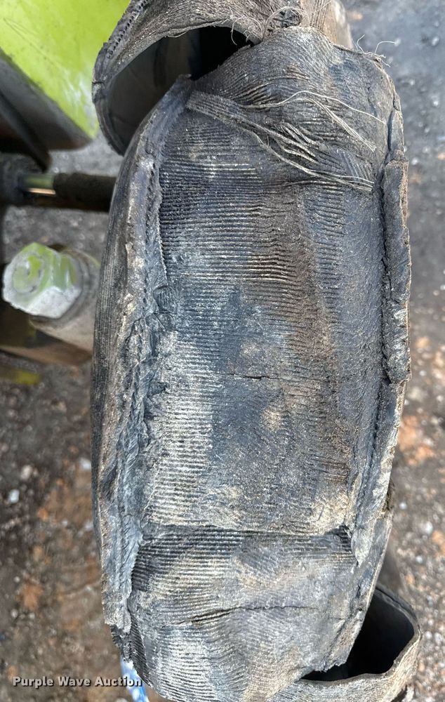 image for item DQ6667 Clark DPR25 forklift