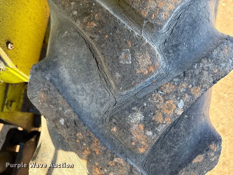 image for item DQ6667 Clark DPR25 forklift