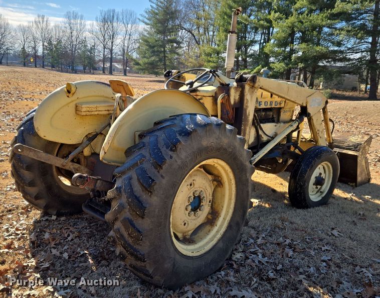 image for item DS5267 Ford 3400 tractor