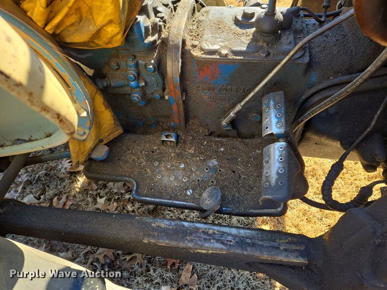 image for item DS5267 Ford 3400 tractor