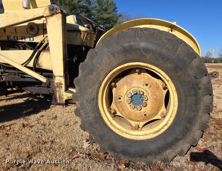image for item DS5267 Ford 3400 tractor